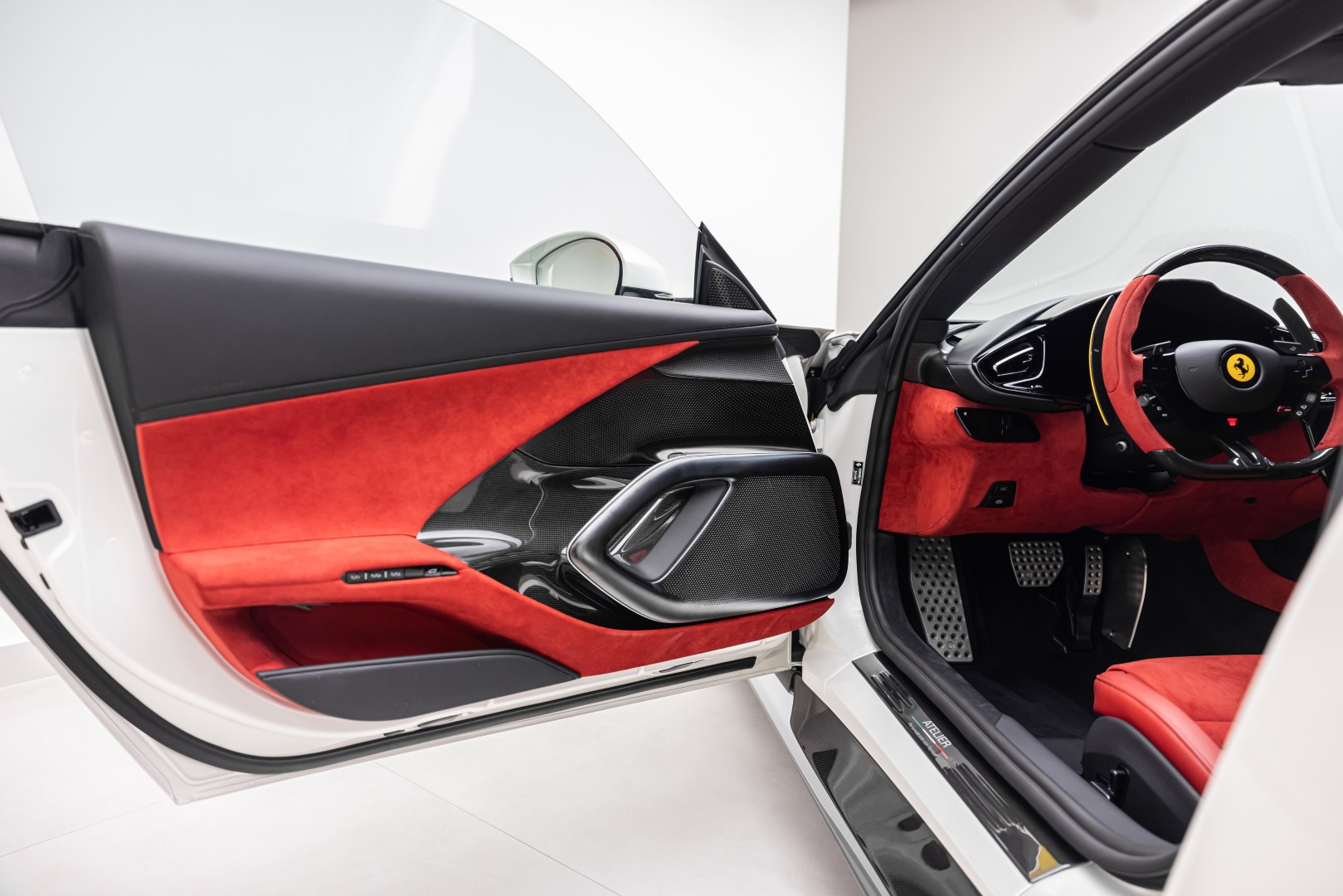 2025 FERRARI 12 CILINDRI ATELIER | 7 YEARS MAIN DEALER SERVICE | FULL CARBON EXTERIOR